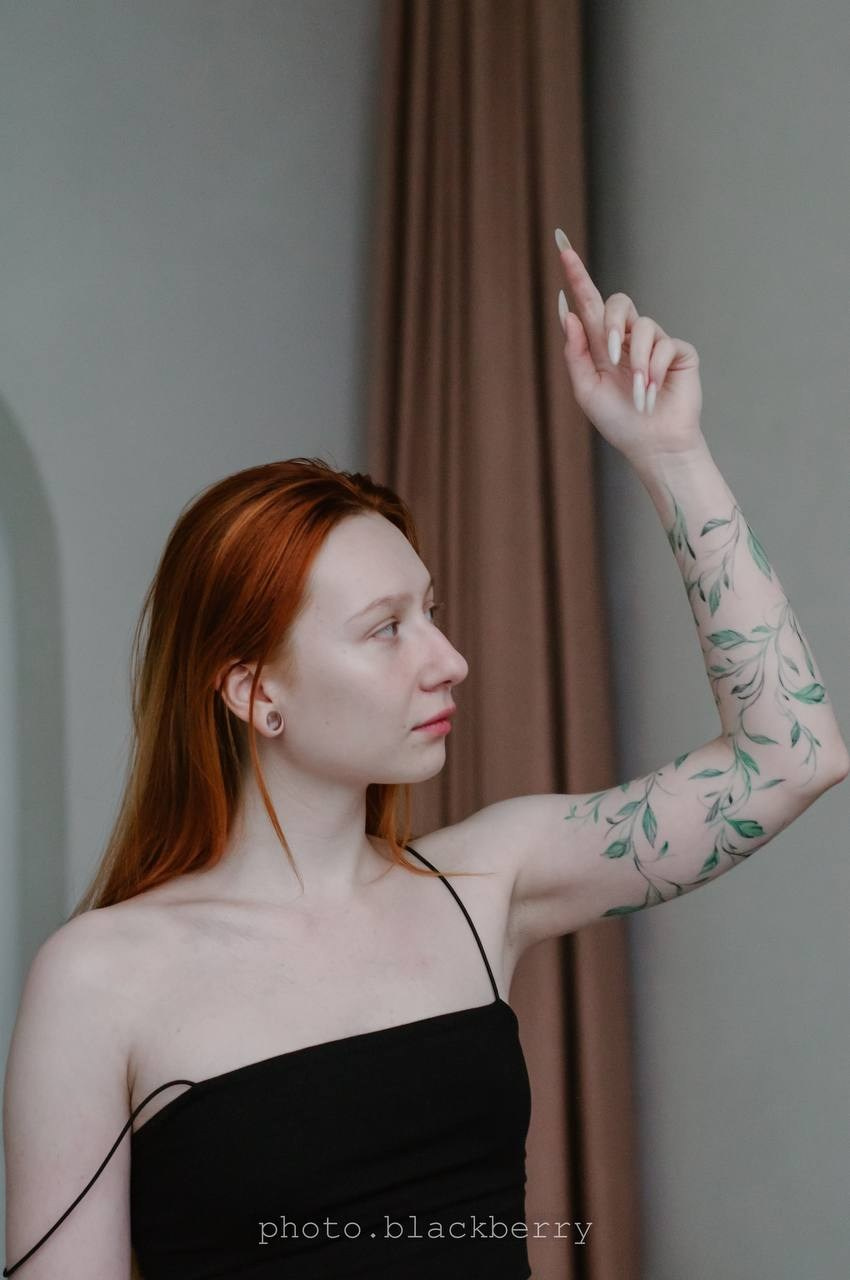 Tattoo journey. Люблю снимать не только эмоции людей, но и автомобили.Живу в Челябинске, ну и конечно как же без путешествий по городам
