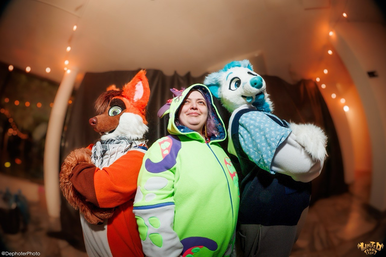 United Furry Convention 2026. Различные мероприятия и просто фотографии людей