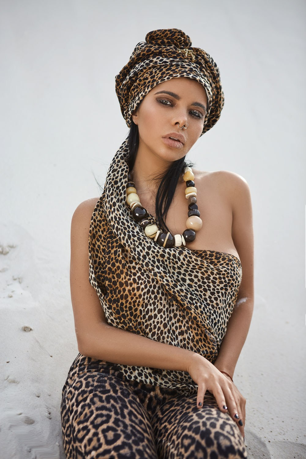 Модельная съемка в пустыне. Главная