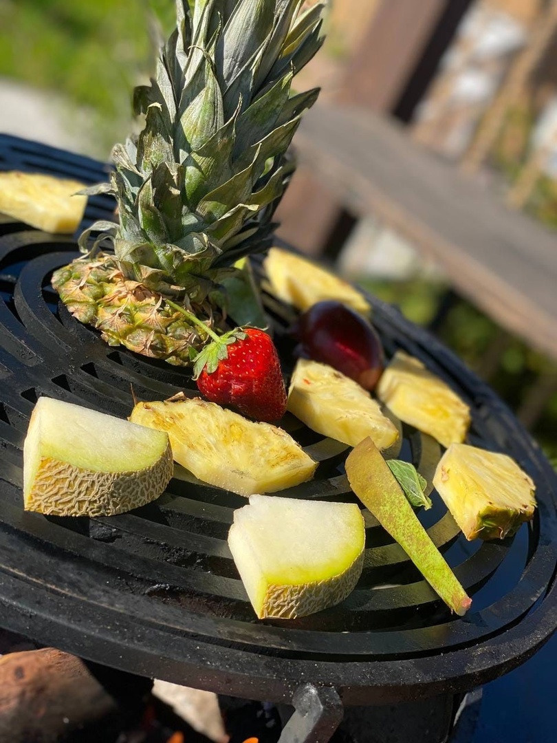 Фрукты на гриле. Свадебная площадка РАНЧО