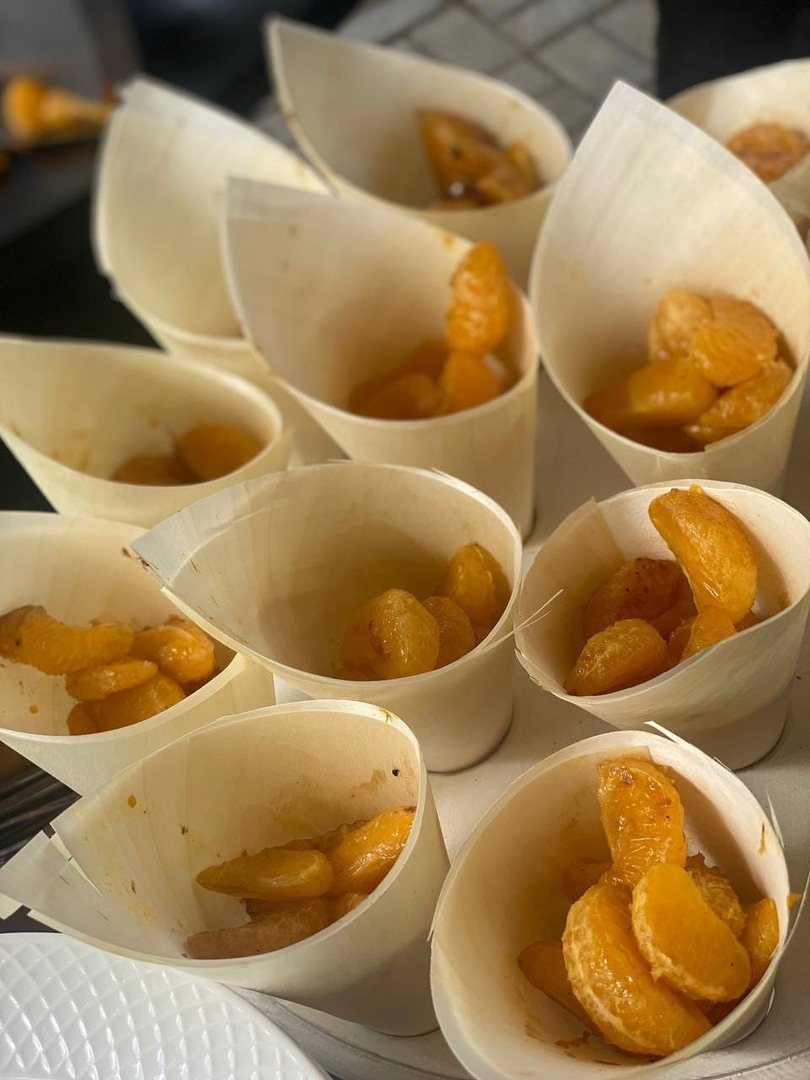 Мандарины фламбе с мороженым. Свадебная площадка РАНЧО