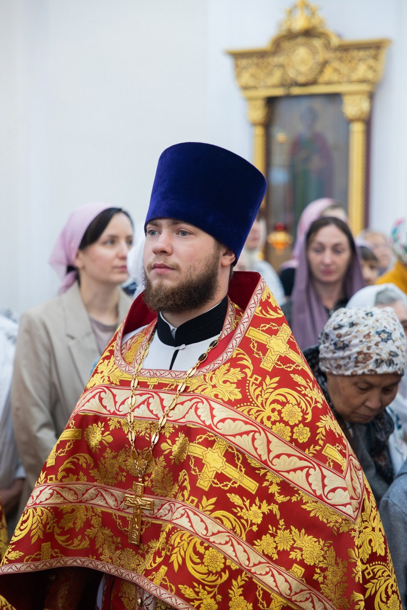 Архиерейское Богослужение в Неделю 4-ю по Пятидесятнице. Саратовское Северо-Западное благочиние