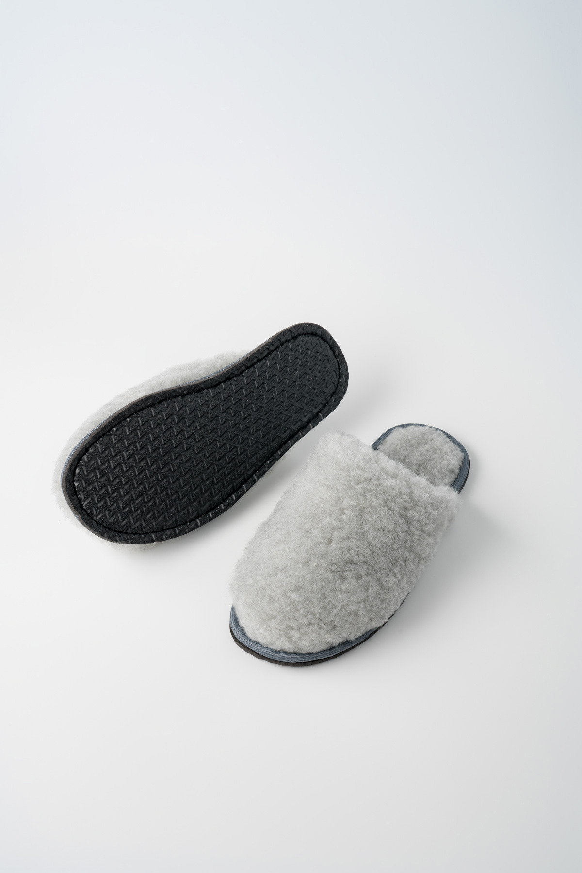 Предметная съемка обуви. Студия коммерческой съемки ХВОЯ