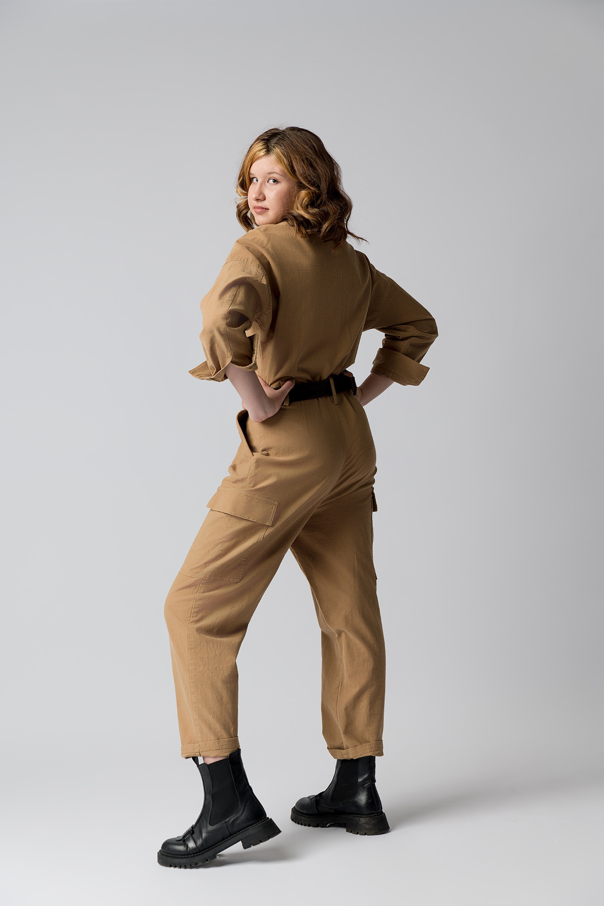 Съемка взрослой одежды на модели сайтов, маркетплейсов, WB, Ozon, Яндекс Маркет и др. Студия коммерческой съемки ХВОЯ