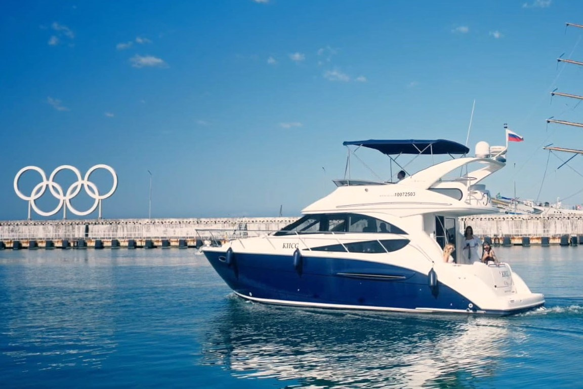 Яхта Кисс Аренда Яхты в Сочи Яхтанаморе YACHTNAMORE YACHTANAMORE
