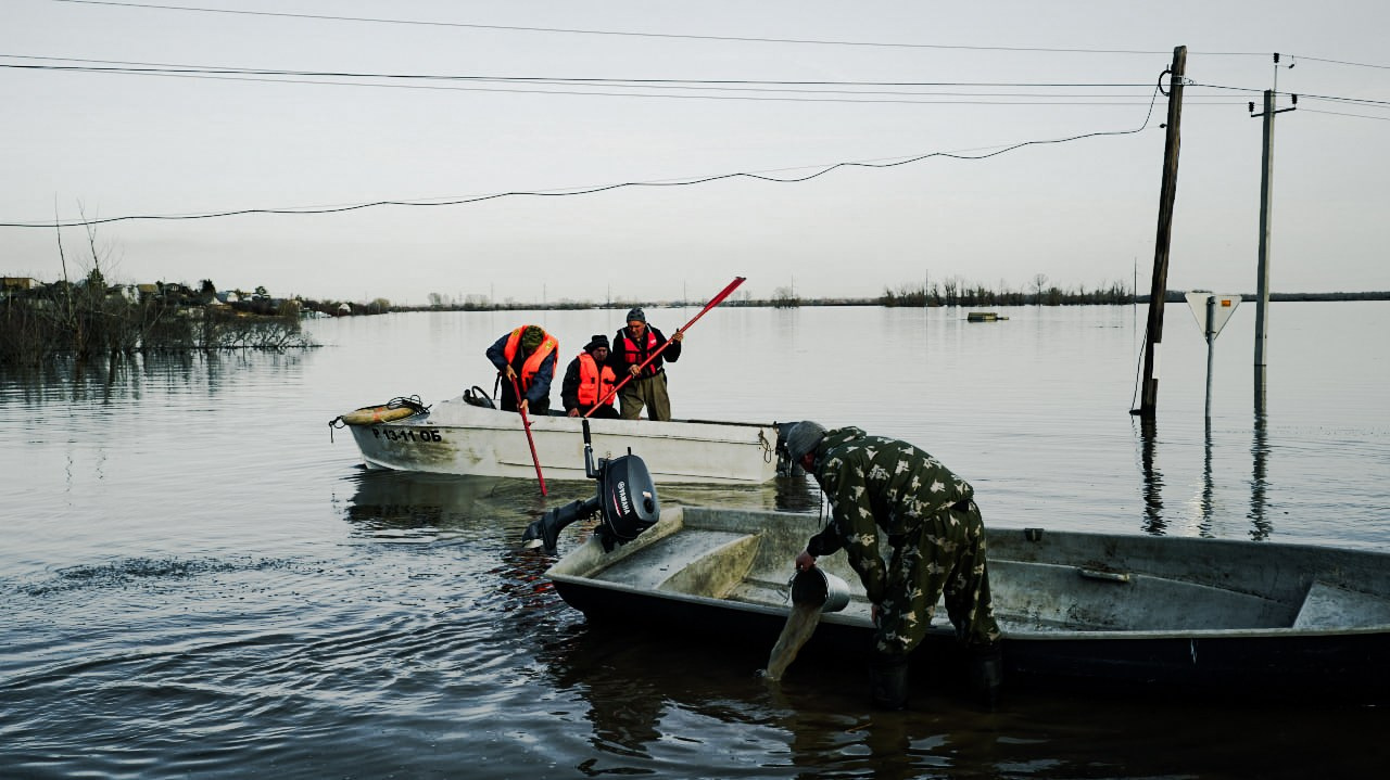 Submerged conflicts. Documentary photographer, film maker and storyteller