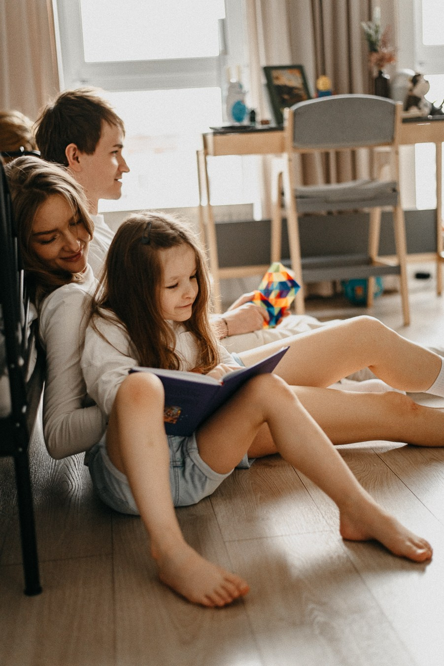 Костя, Яна, Кристина, Леон | дома