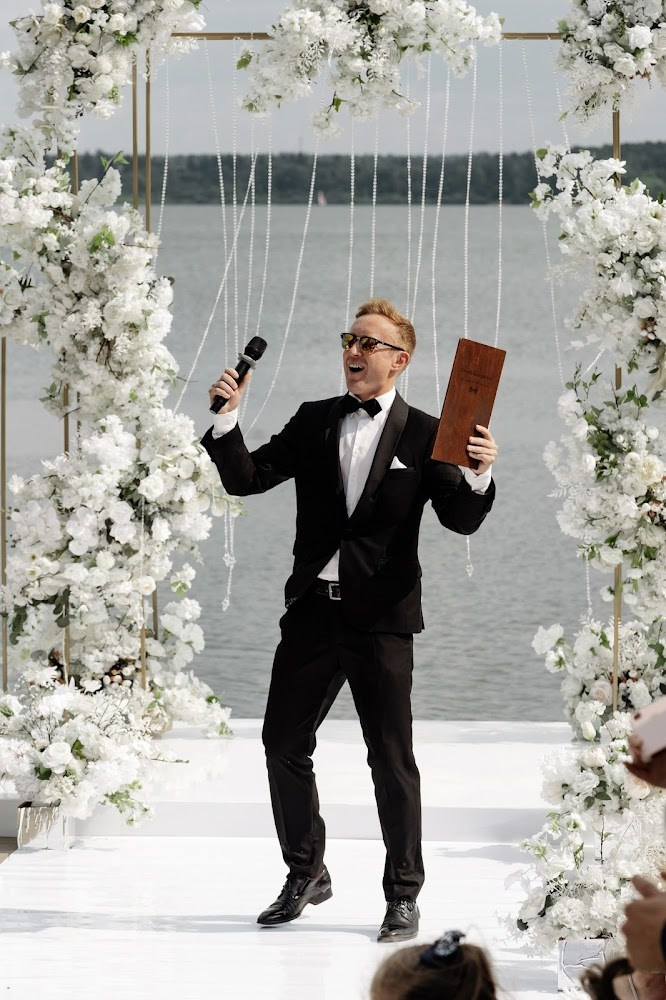 Ведущий Калашников. Подрядчики и друзья сети свадебных площадок House for wedding