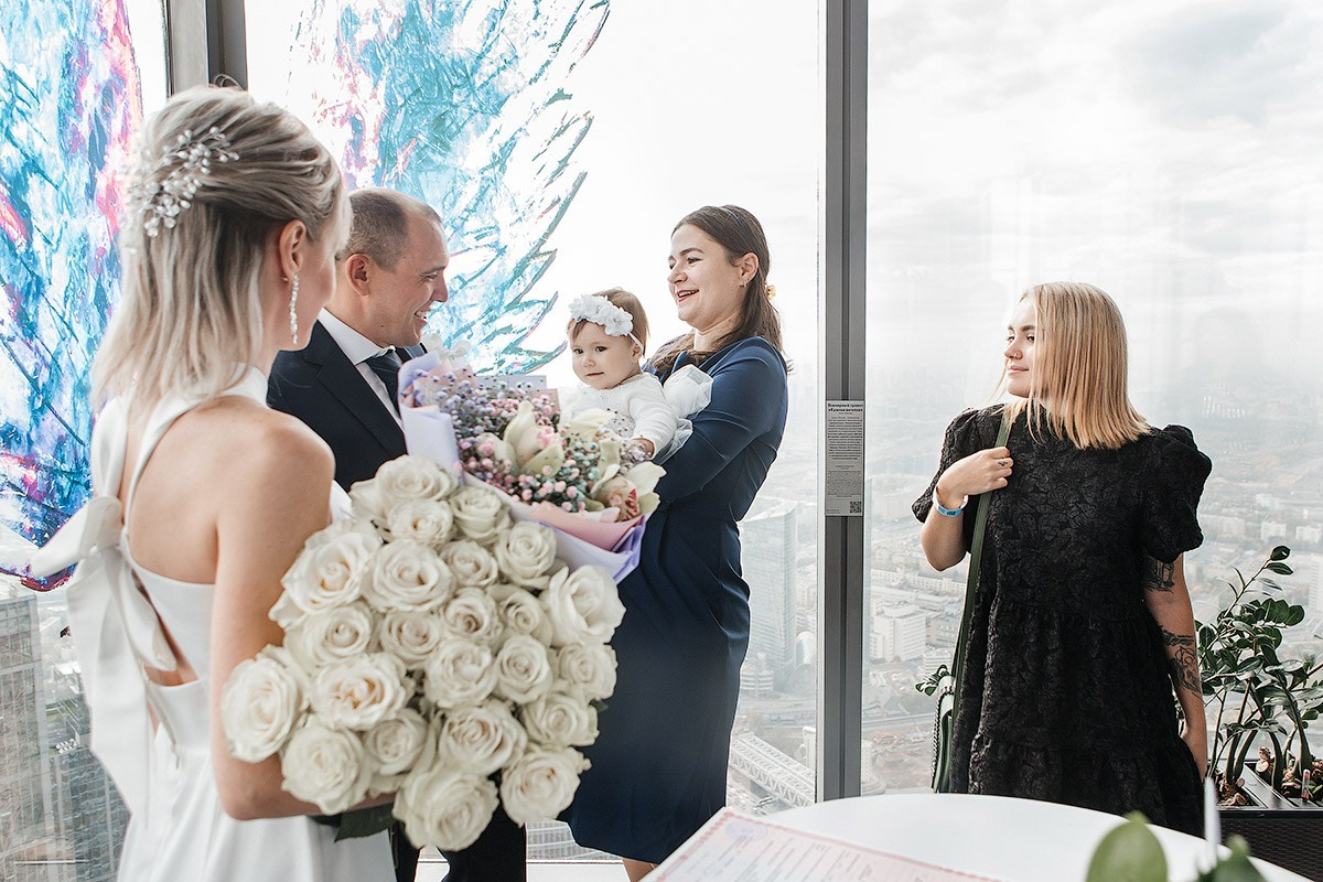 Регистрация и прогулка в Сити. Фотограф Анна Анисимова. Свадьбы, портреты, творческий репортаж