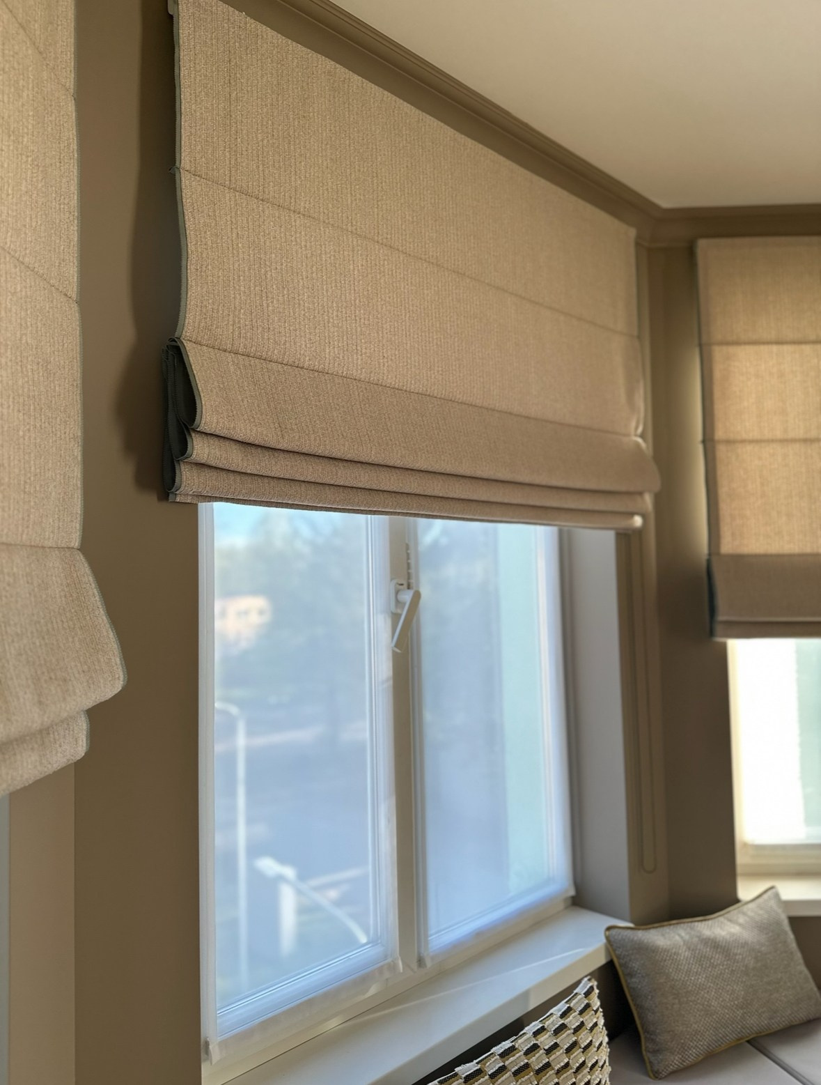 Квартира в Зеленогорске. Шторы на заказ в СПб. Выезд дизайнера, карнизы, жалюзи и рулонные шторы