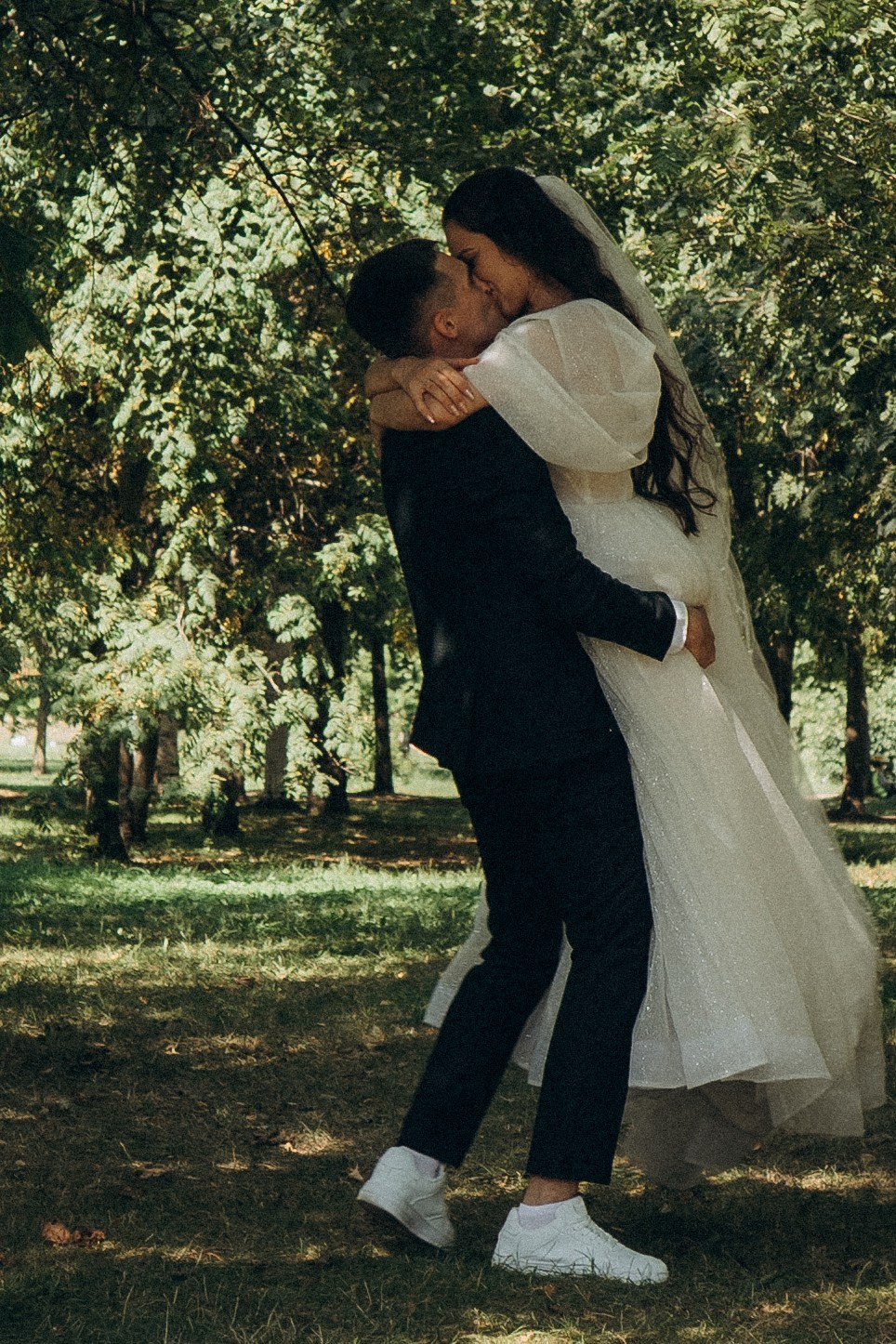 СВАДЕБНАЯ СЬЕМК В ПАРКЕ 300-ЛЕТИЯ. Профессиональный фотограф, Санкт-Петербург — Виктория Богомолова