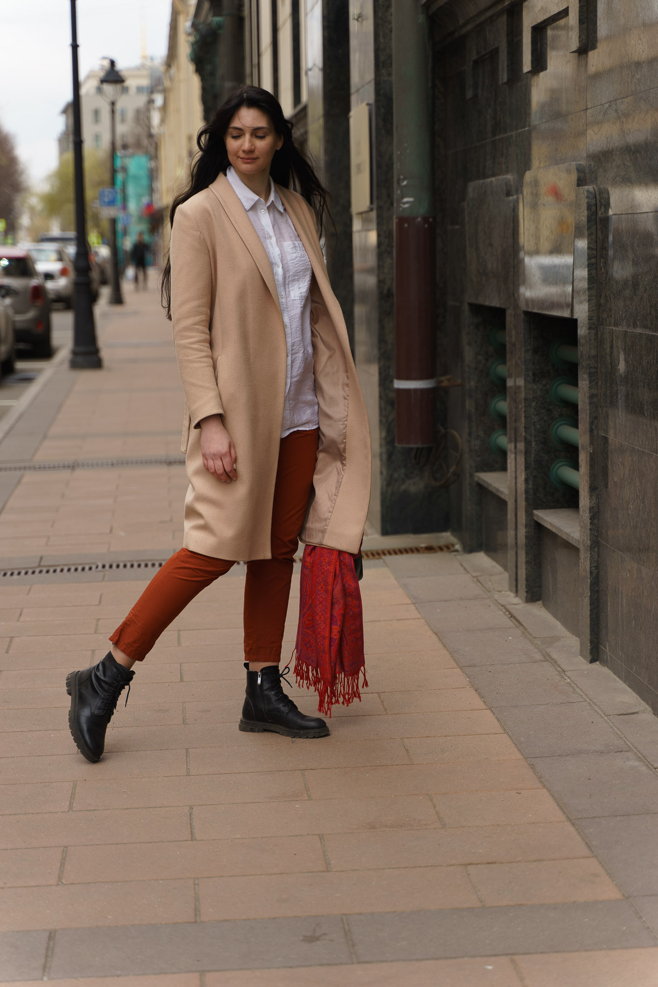 Прогулочная фотосессия на улицах Москвы. Свадебный и семейный фотограф в Новосибирске Данил Коротких