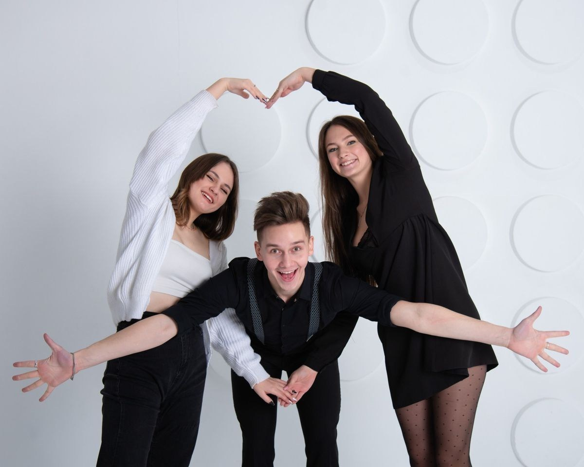 9-11 класс. XPLACEMEDIA — Виньетки в Актобе. Выпускные альбомы в Актобе