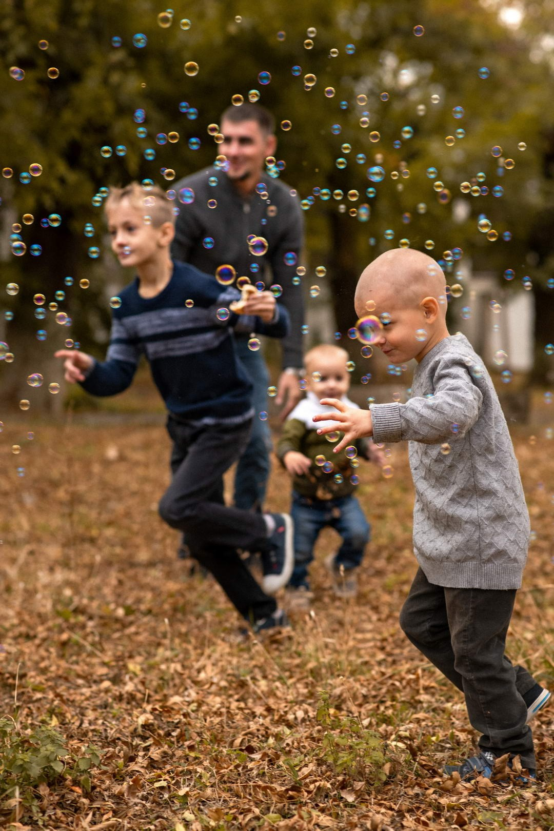 Семейная фотосессия в осеннем парке в Геленджике — фотограф Жанна Шестопалова