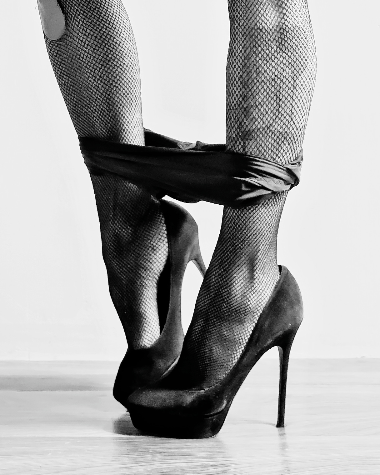 About Jimmy Choo. Спасибо за проявленный интерес к моему творчеству! Меня зовут Россохат