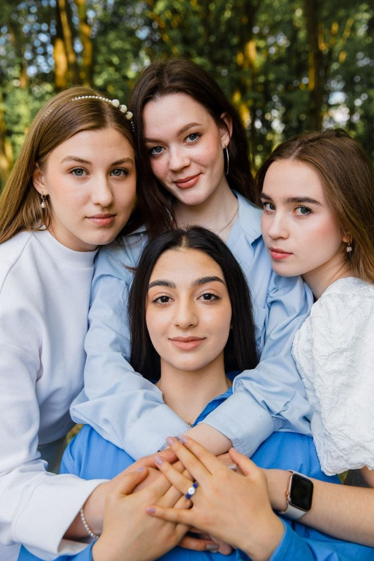 Рефы для групповых фото в студии