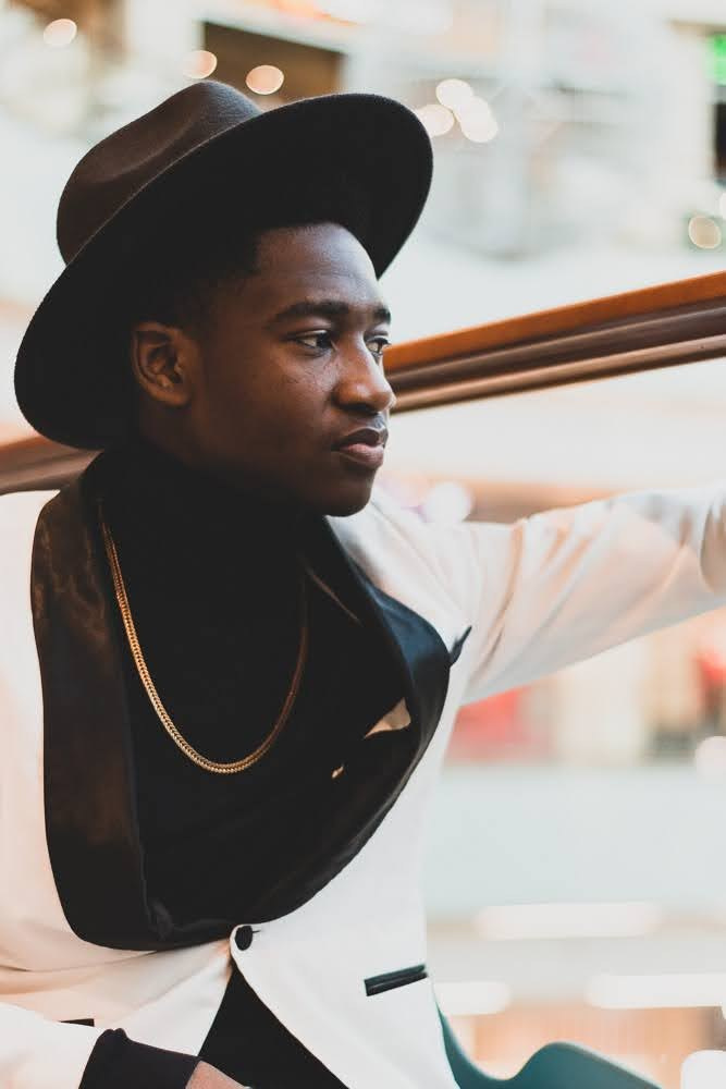 Portraits. Moscow based photographer. Tinashe Mvududu