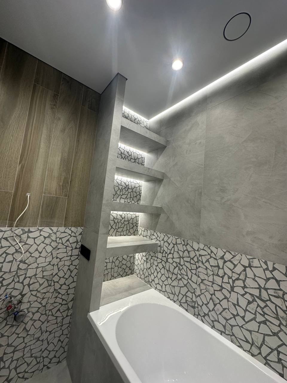 Ванная комната (с. Константиновка ул. Зеленая д. 28). Ремонт санузла, туалета, ванной под ключ в Казани. Укладка плитки