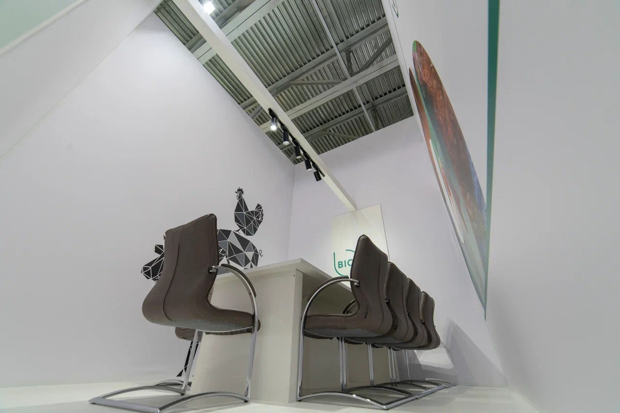 Выставочные стенды. Профессиональный портретный фотограф в Москве Владимир Глаголев