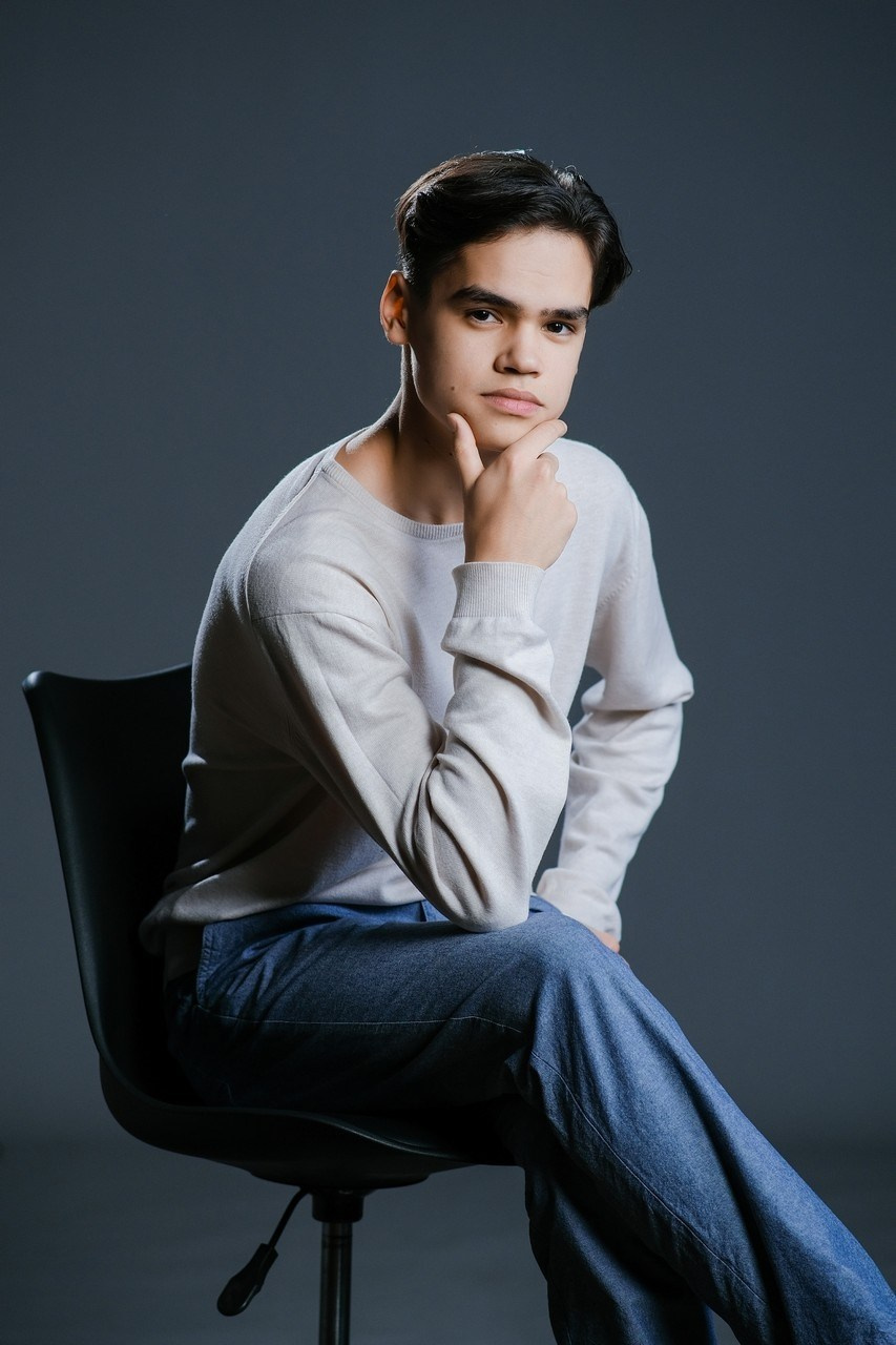 Старшие классы. Фотоальбом для школ и садиков с дополненной реальностью