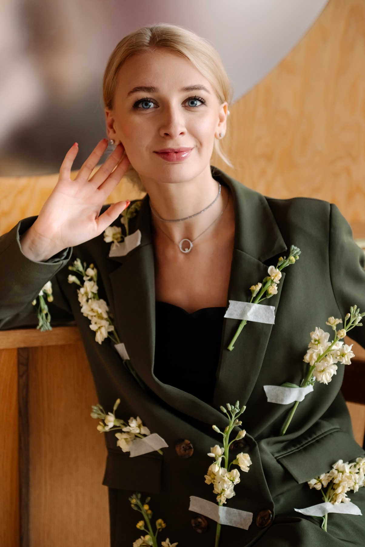 Индивидуальная. Деловой образ с цветами. Свадебный и сеейный фотограф в Санкт-Петербурге Елена Худякова
