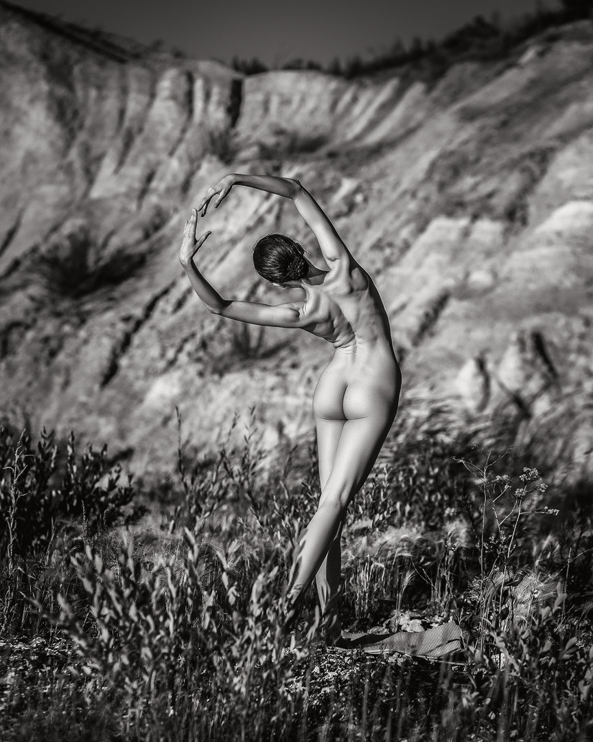 Женский фотограф Александр Шебанов работающий в жанрах чувственные портрет, будуар и арт ню. Красивые живые фотографии для женщин.