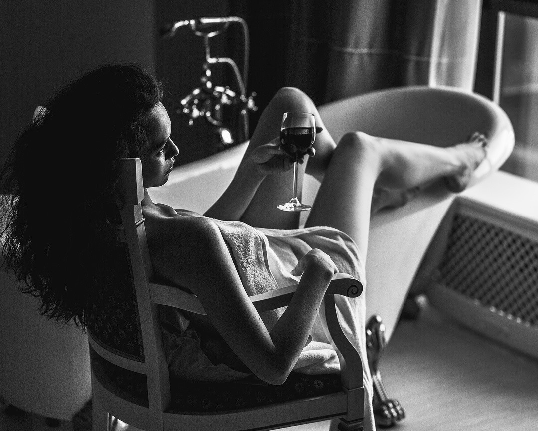 Женский фотограф Александр Шебанов работающий в жанрах чувственные портрет, будуар и арт ню. Красивые живые фотографии для женщин.