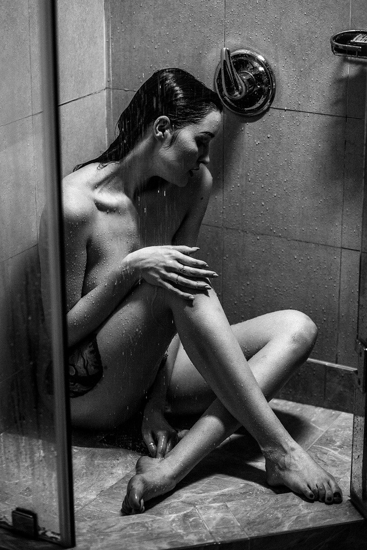 Женский фотограф Александр Шебанов работающий в жанрах чувственные портрет, будуар и арт ню. Красивые живые фотографии для женщин.