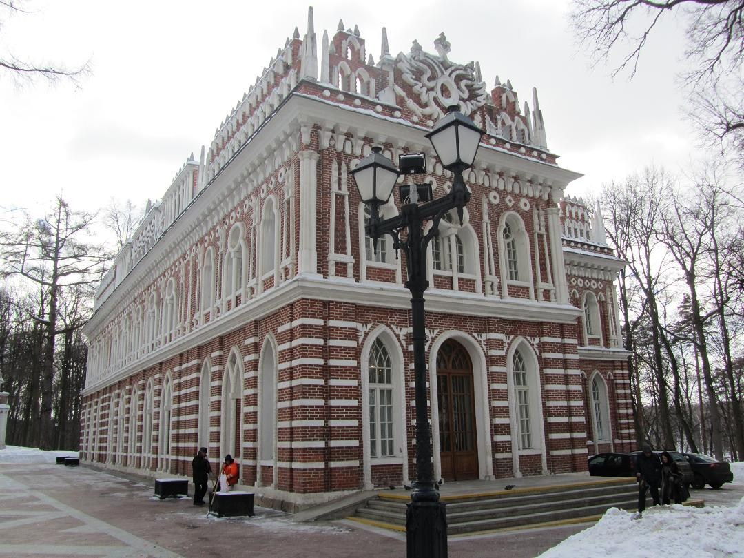 Средний дворец, он же Оперный дом (1776–1778)