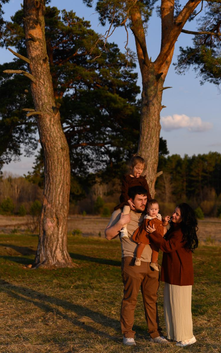 Семейная фотосессия (природа). Семейный фотограф Тюмень