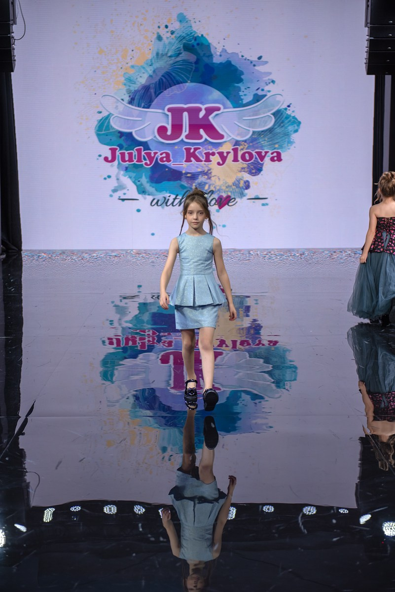 SochiFashionWeek2024 дизайнер Юлия Крылова. Семейный и коммерческий фотограф в Сочи Александр Бодунов