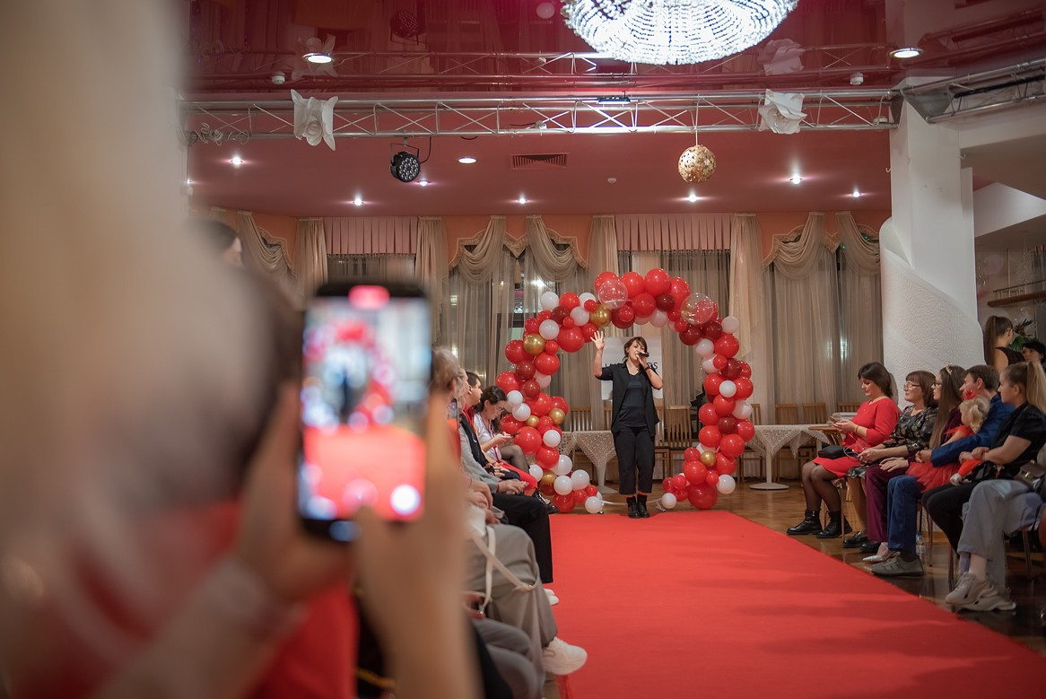 Выпускной в детской школе моделей HAPPYkids 2024. Семейный и коммерческий фотограф в Сочи Александр Бодунов