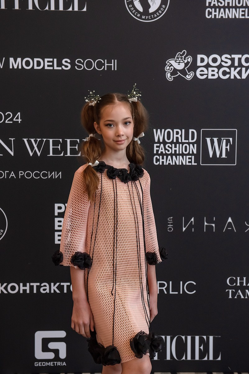 SochiFashionWeek2024 дизайнер Анохина. Семейный и коммерческий фотограф в Сочи Александр Бодунов
