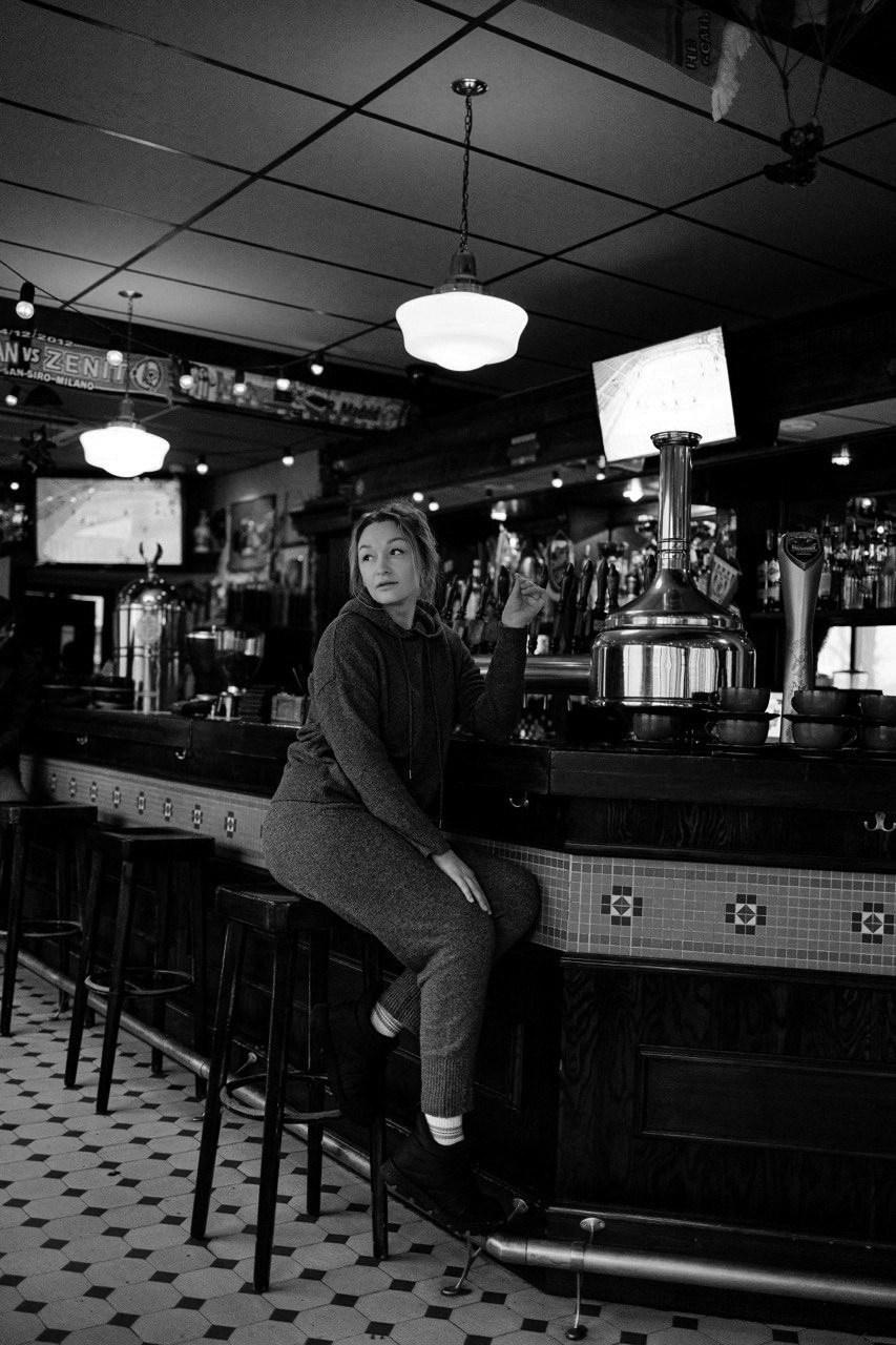 Лена в «Champion bar». Фотограф в Выборге и Санкт-Петербурге Маша Гуляева
