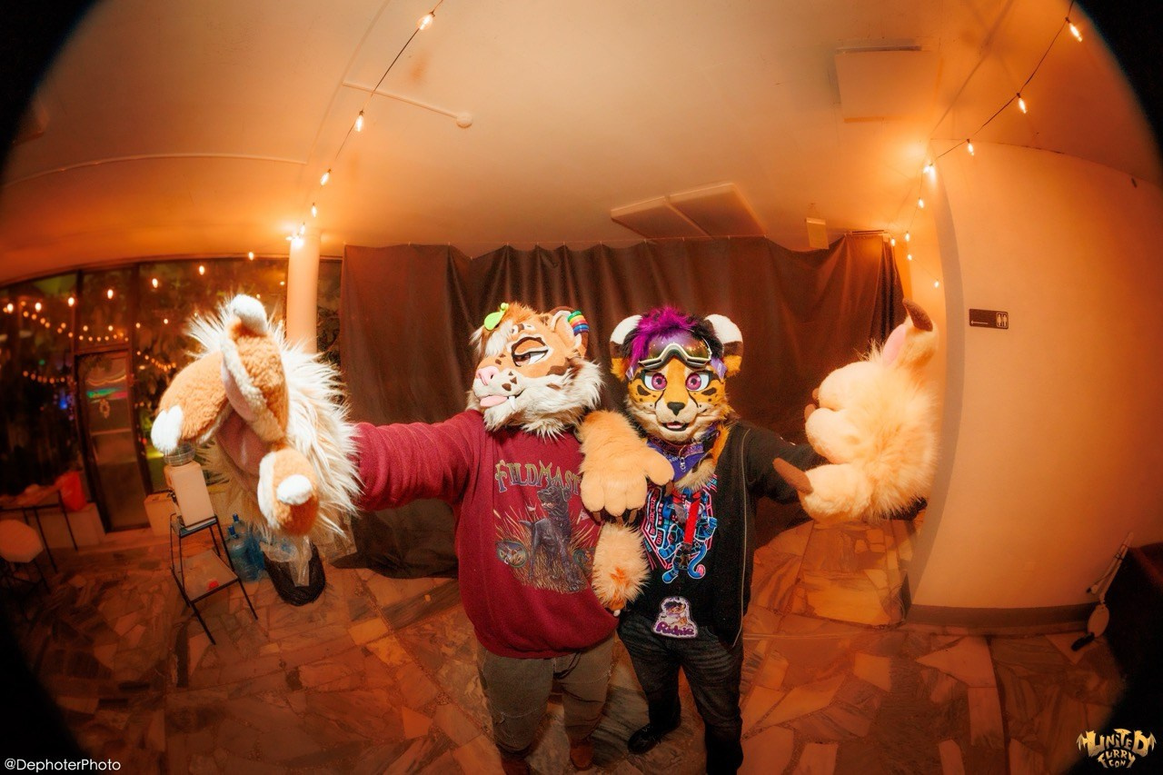 United Furry Convention 2026. Различные мероприятия и просто фотографии людей