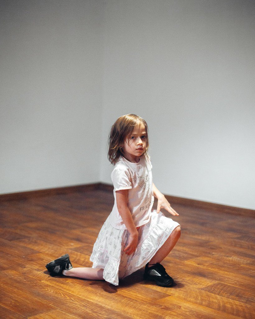 Дочка в студии. Фотограф Денис Денисов