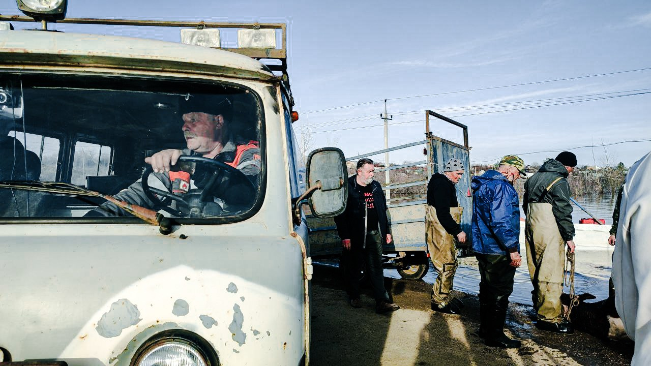 Submerged conflicts. Documentary photographer, film maker and storyteller