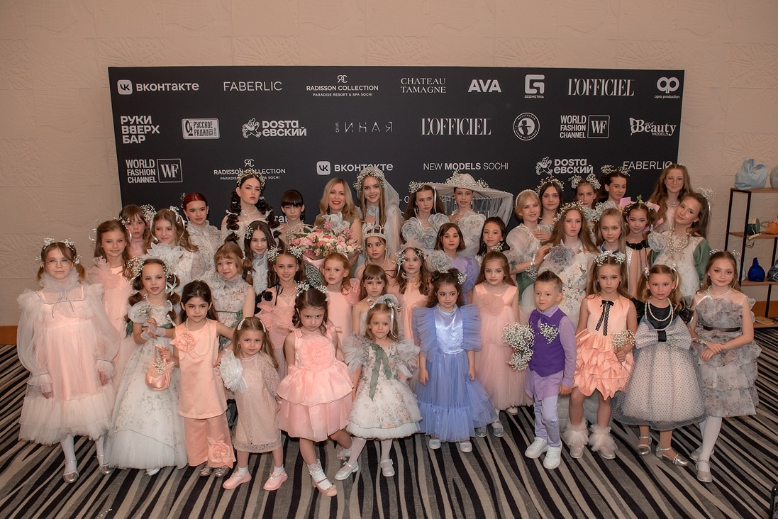 SochiFashionWeek2024 дизайнер Анохина. Семейный и коммерческий фотограф в Сочи Александр Бодунов