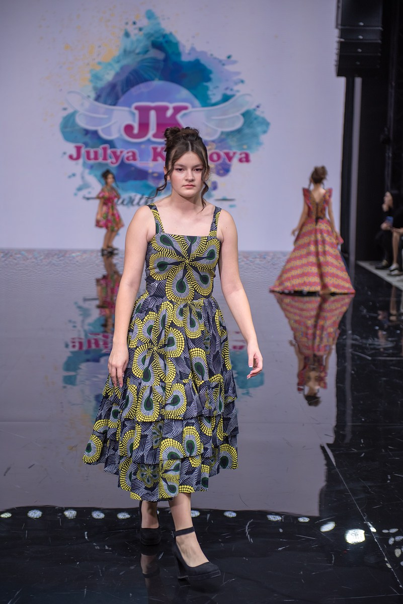 SochiFashionWeek2024 дизайнер Юлия Крылова. Семейный и коммерческий фотограф в Сочи Александр Бодунов