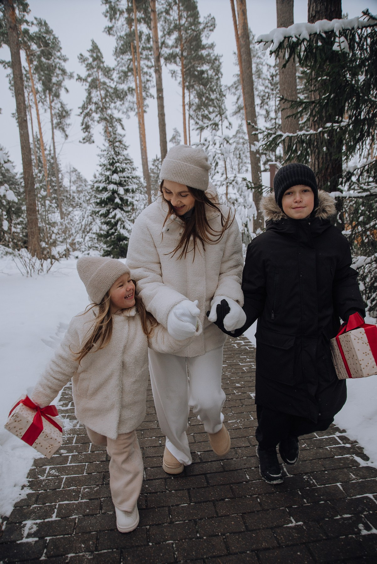 Happy moments_Юра, Наташа и дети. Свадебный и семейный фотограф в Минске Яна Новак