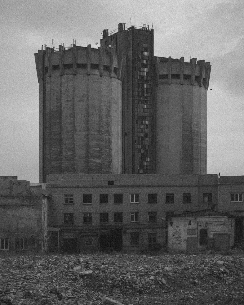 Брутализм. Фотограф для маркетплейсов Михаил Бове