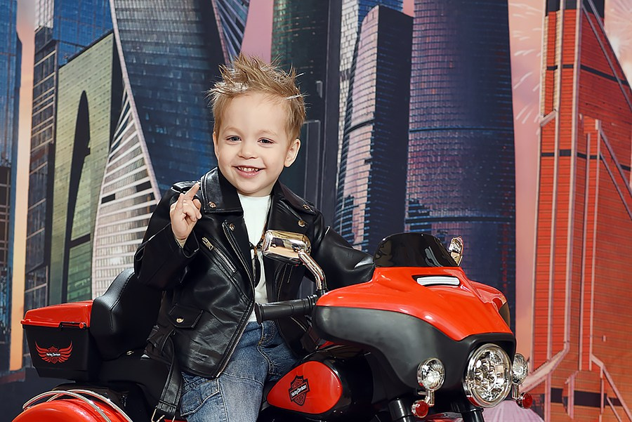 Байкер/ Детский сад. Фотовидеомейкер Виктор Павленко