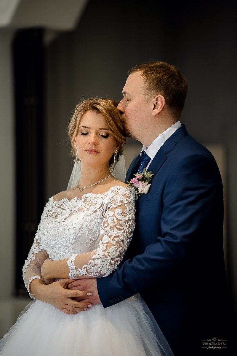 Свадебная фотосессия в интерьере: уют, фактура и свет как у старых мастеров. Свадебный фотограф — Санкт-Петербург (СПб) Питер