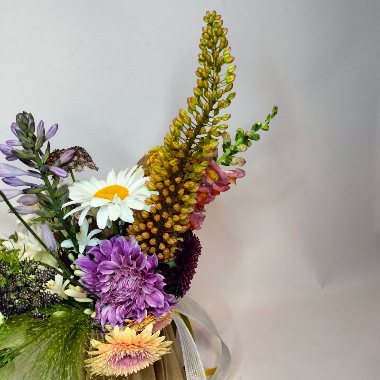  Букет невесты на заказ, букет для невесты Москва, свадебный флорист, флорист на свадьбу, сборка букета на свадьбу, ручная работа, букет для невесты ручной работы, букет невесты ручной работы . бутоньерка жениха в подарок, авторский букет для невесты, современный букет невесты. авторский букет невесты, современный букет невесты, невеста 2025,  букет невесты, свадебный букет, свадьба 2025, свадебный букет, свадебный букет невесты, флорист на свадьбу, флорист фрилансер, флорист москва, ручная работа, яркий букет невесты, современный букет невесты,т, флорист на свадьбу, хороший флорист, флорист фрилансер, букет по фото, флорист профессионал.