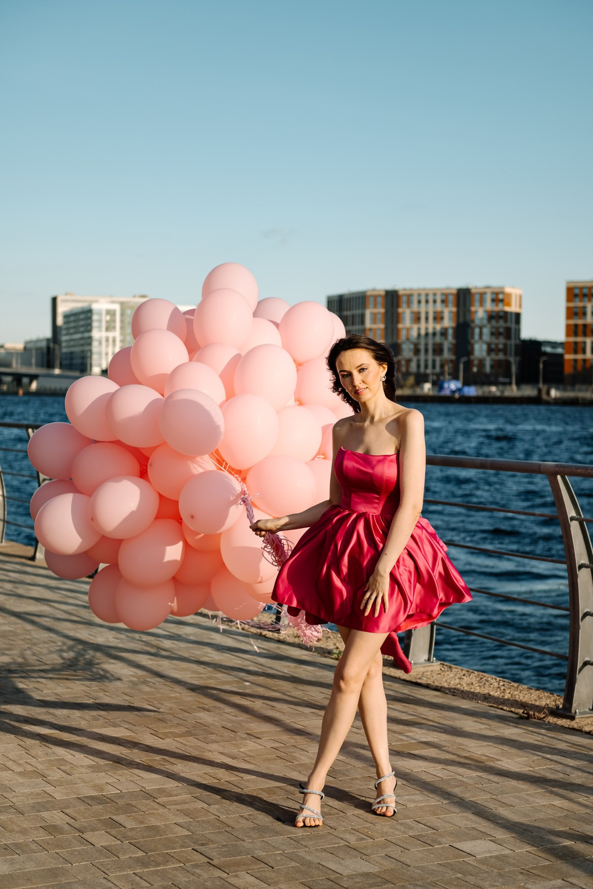 Индивидуальная. На заливе с шарами. Свадебный и сеейный фотограф в Санкт-Петербурге Елена Худякова