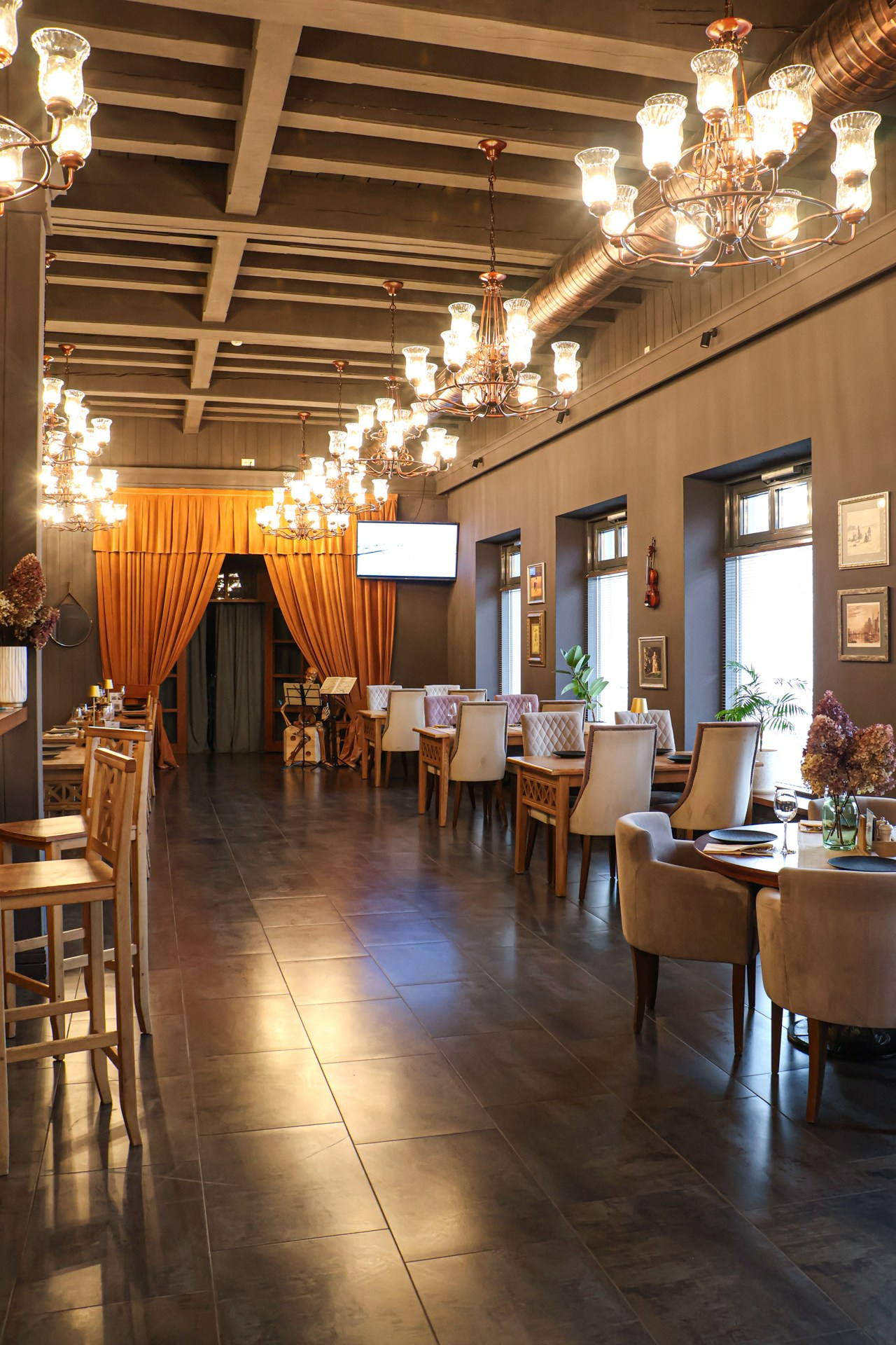 «Мишель» ресторан, г. Белокуриха. Контент фотограф Дмитрий Борисов