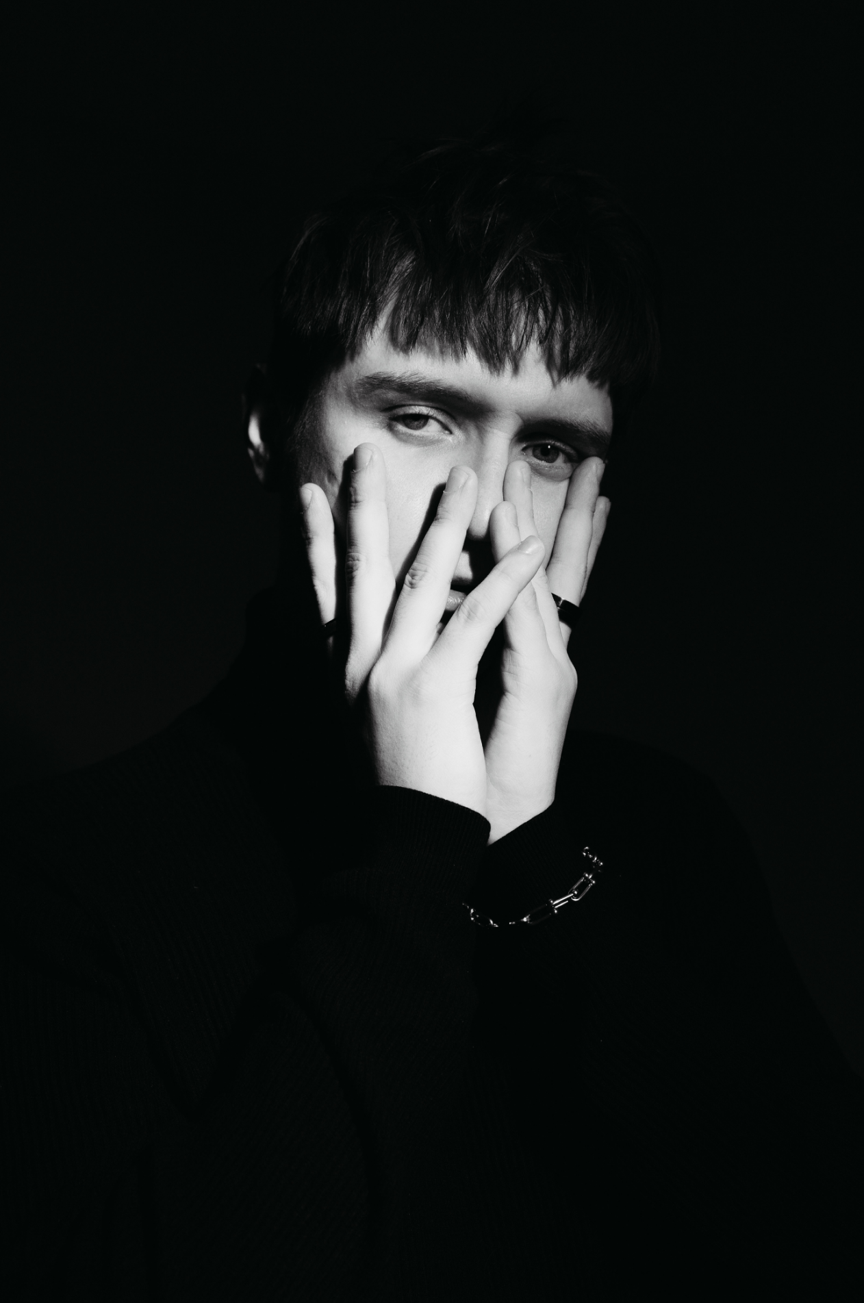 Black mirror. Портретный и репортажный фотограф в Казани Максим Сипачев