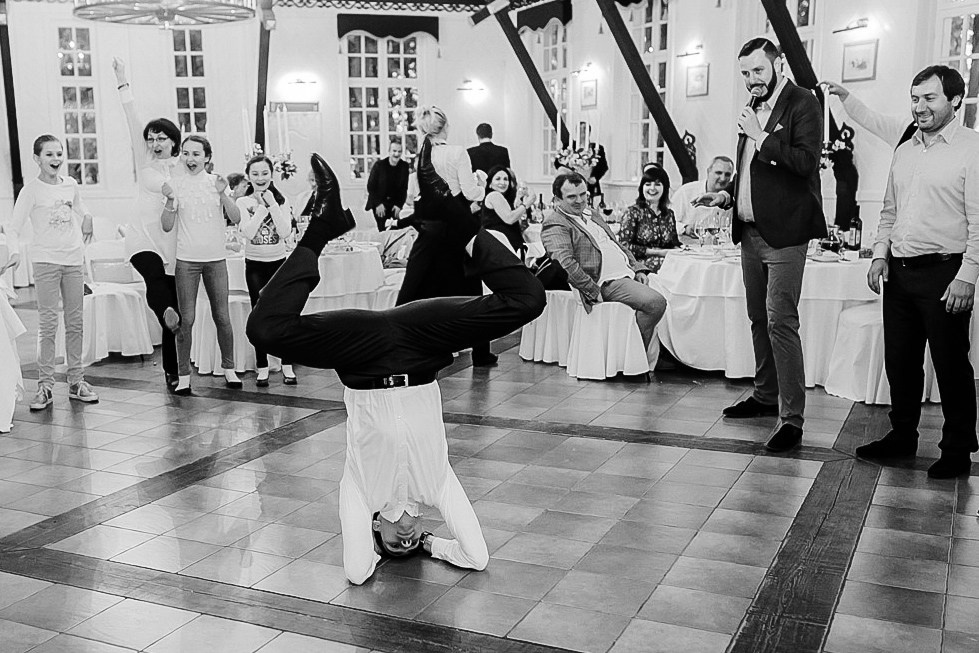 Евгения + Ники (Под дождем). Свадебные и портретный фотограф — Кирилл Зорин