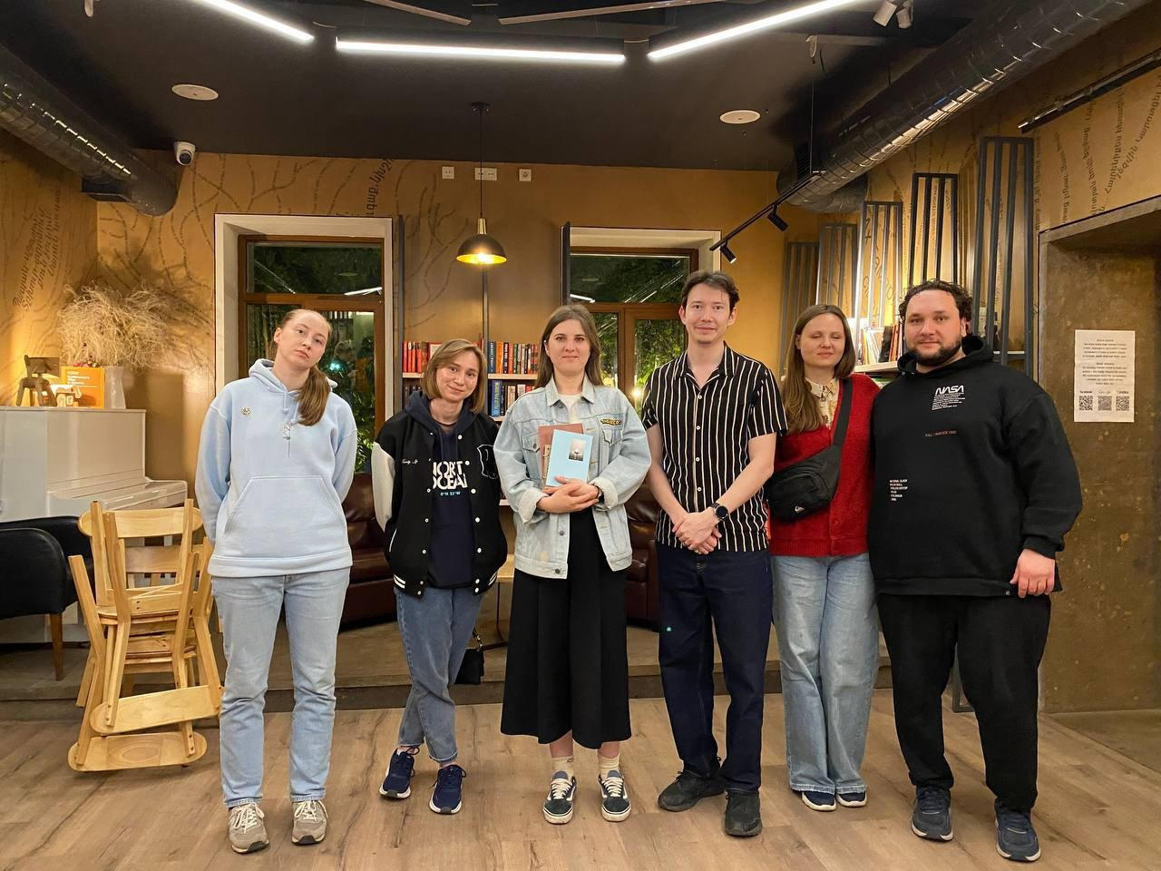 Паблик-ток «Зины и фотокниги как медиум современного художника», Common Ground Books&Spirits, Ереван. Лера Круглова