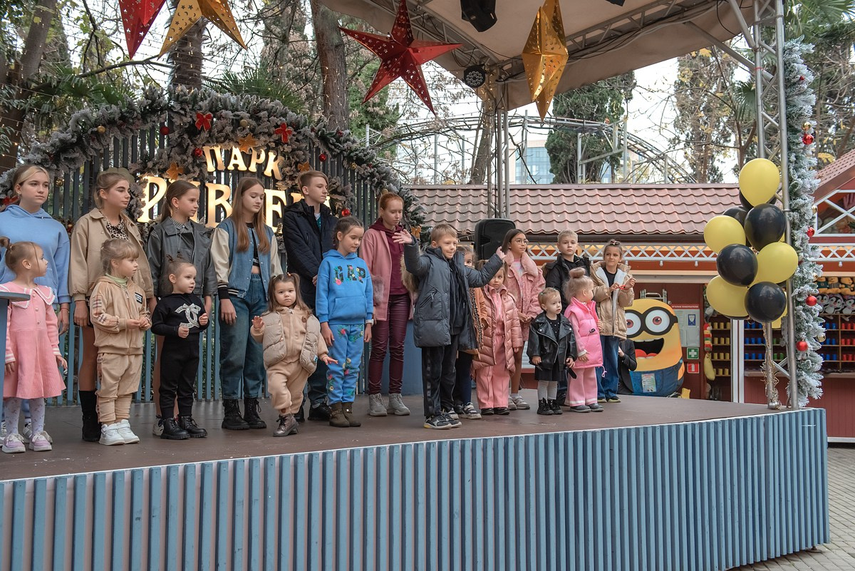 Парк Ривьера дефиле HAPPYkids. Семейный и коммерческий фотограф в Сочи Александр Бодунов